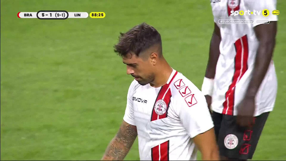Lincoln Red Imps conseguiu o golo de honra contra o Braga e todo o estádio aplaudiu.