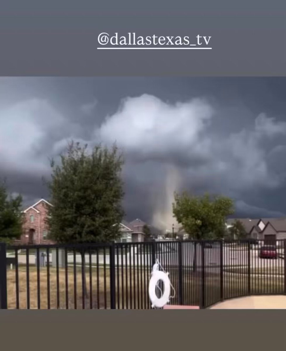 Little elm area this afternoon 😳