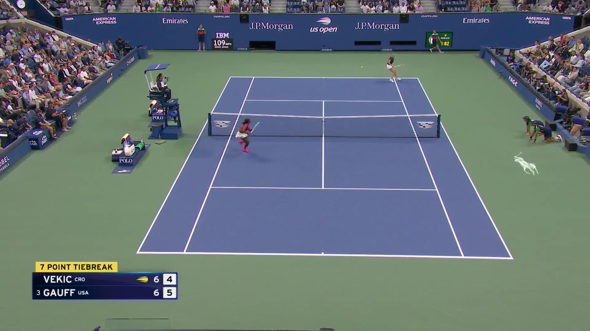 Coco Gauff takes the tiebreak and the first set over Donna Vekic!