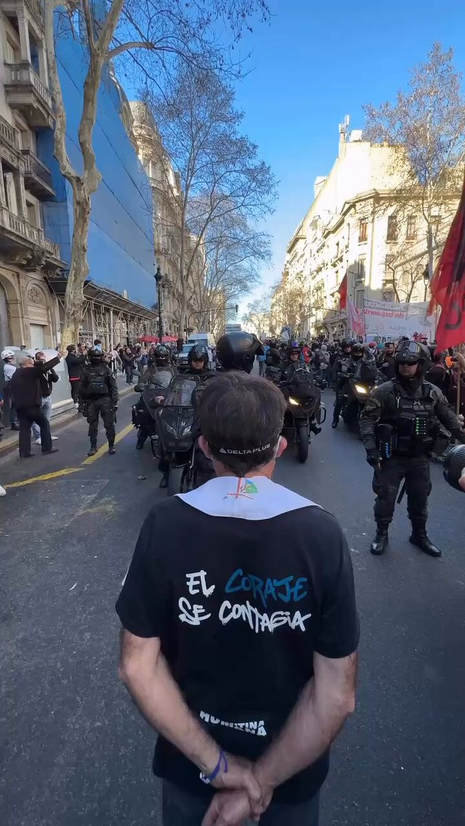 Paco usa la misma remera yo . El coraje se contagia No es tiempo para tibios 🥊