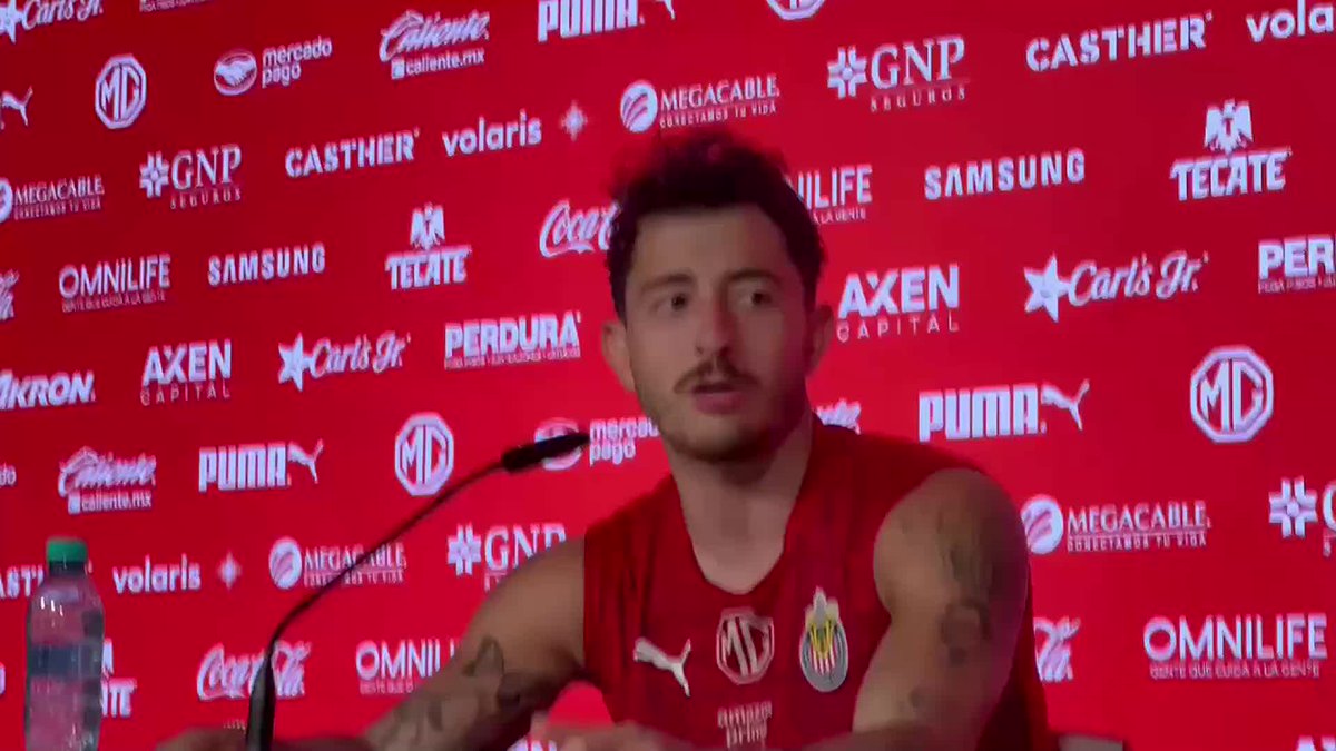 "CHIVAS ESTÁ MUY CERCA DE SER CAMPEÓN" 🔥 #CentralFOX | Previo al juego ante Cruz Azul, Alan Mozo dejó en claro que, mientras porte el jersey del Rebaño, lo dejará todo en la cancha. Además, asegura que bajo el mando de Milito, Chivas está cerca de levantar el título.