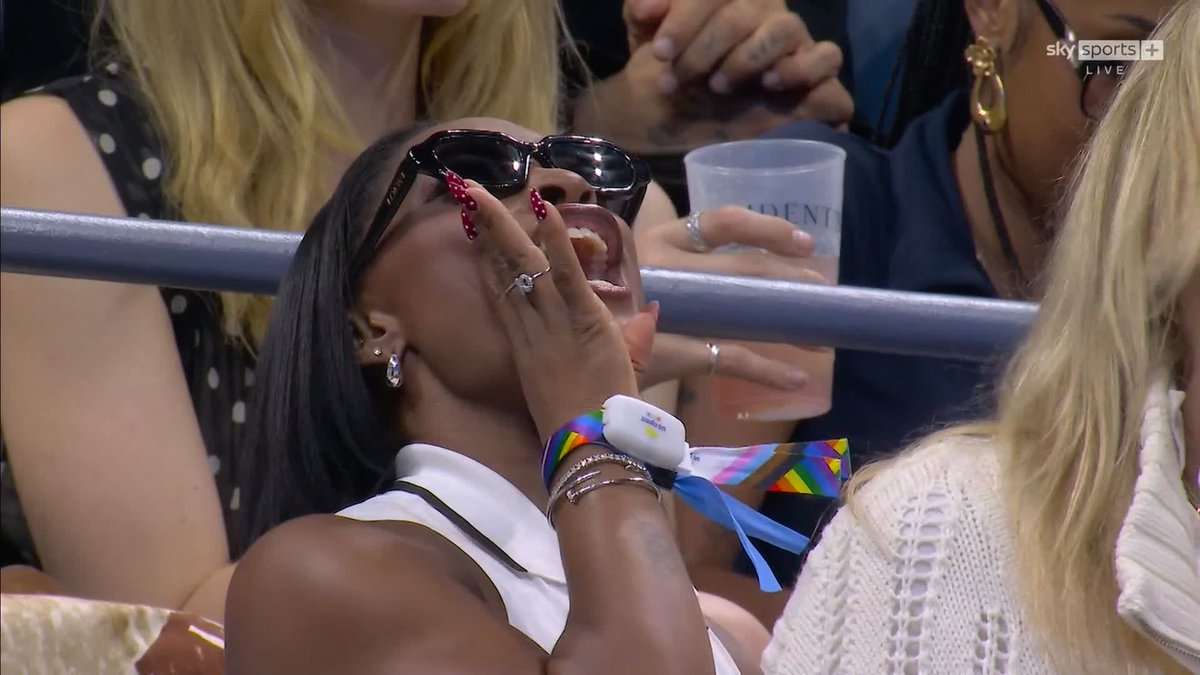 "If she can go on a six-inch beam with all the pressures in the world, I can hit the ball in" Coco Gauff 🫶 Simone Biles