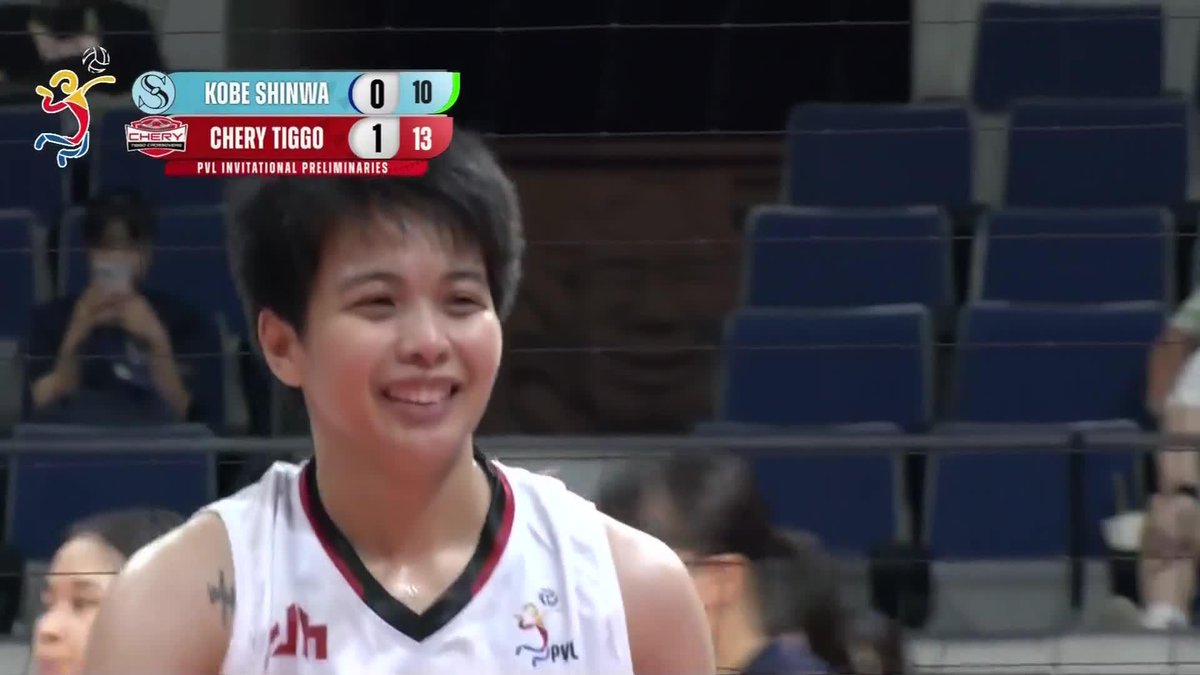 VINTAGE ARA G 💥 Ara Galang showcases her mastery with a huge block and relentless attacks, fueling the Chery Tiggo Crossovers against Kobe Shinwa University in the second set of the 2025 PVL Invitational! #PVLInvitational #PVL2025 #TheHeartofVolleyball