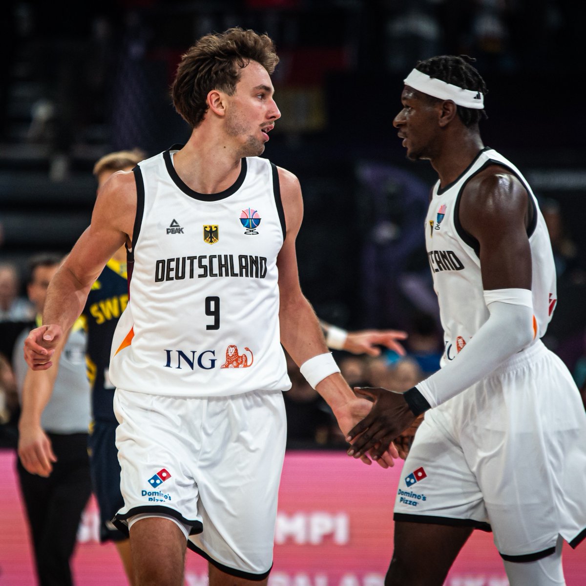🚨 First half takeover 🚨 Franz drops 16 PTS against Sweden! #EuroBasket