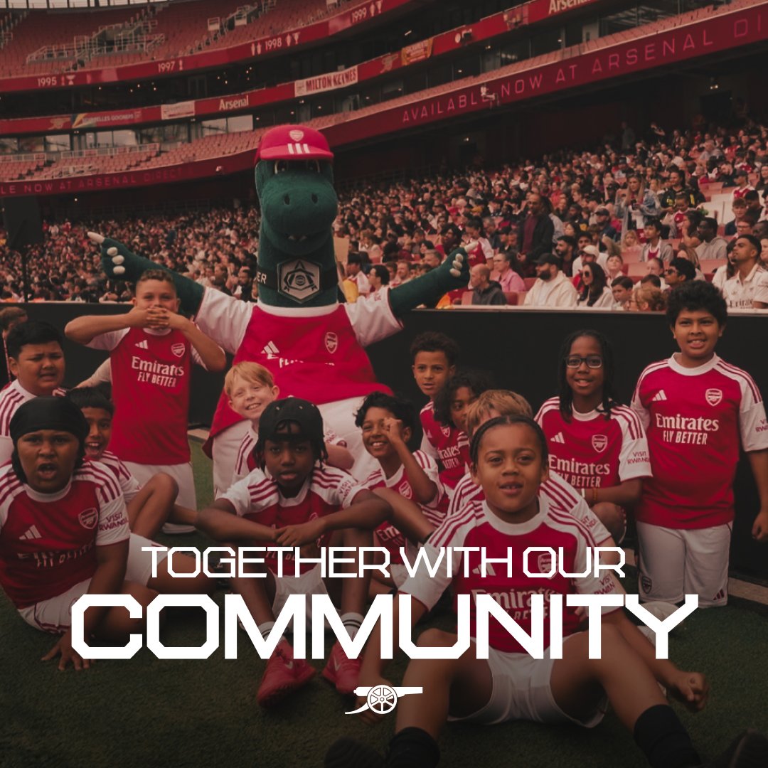 Together with our community ❤️ As part of our commitment to give 1,000 matchday tickets to our local community over the course of 25/26, we surprised some young Gooners at last week’s open training – with help from David Raya 🙌
