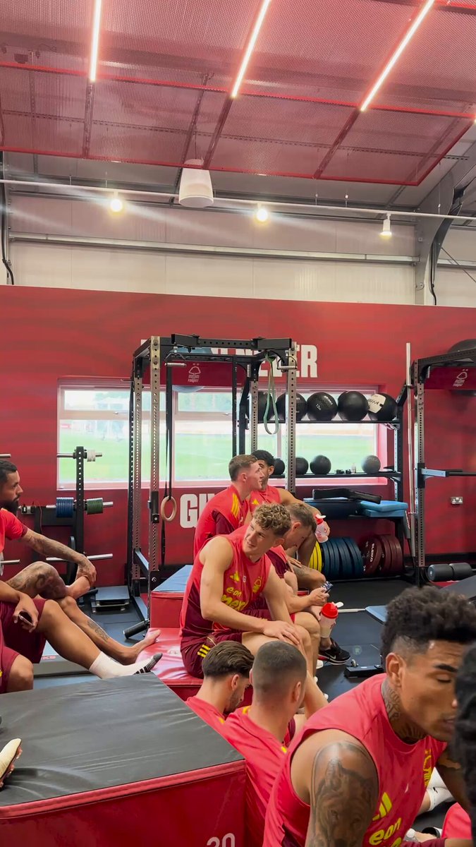 The lads react to Elliot’s England call-up! 🥹❤️