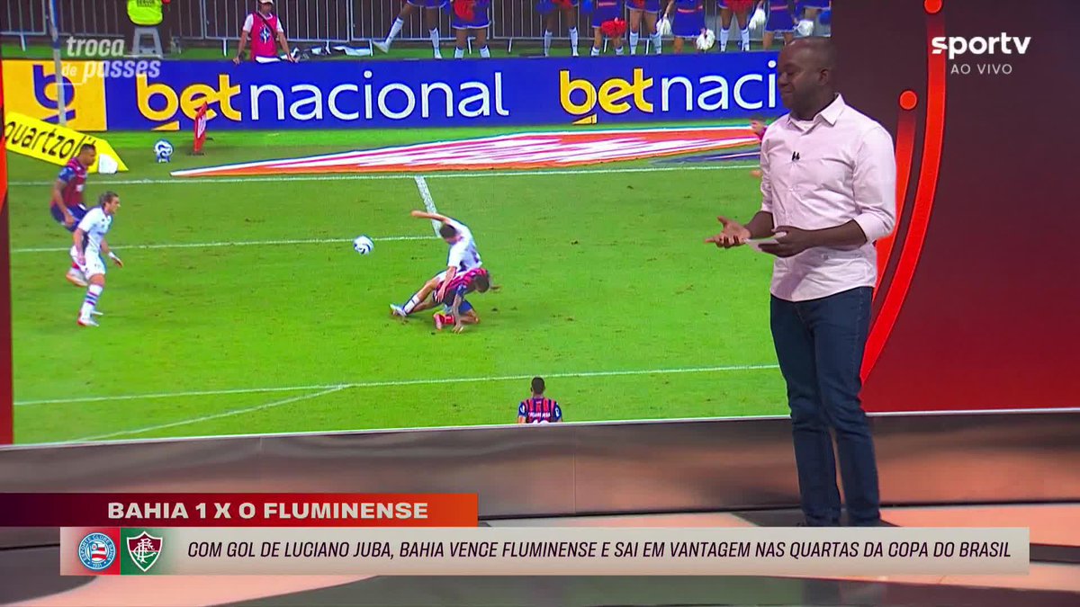Todo mundo olhando para o toque do Jean Lucas na bola e ninguém percebe que ele atinge o pé-direito do Martinelli com o carrinho ANTES... Tem mais de 12h que a partida acabou e a CBF ainda não divulgou nenhum dos áudios do VAR - e olha que foram muitos