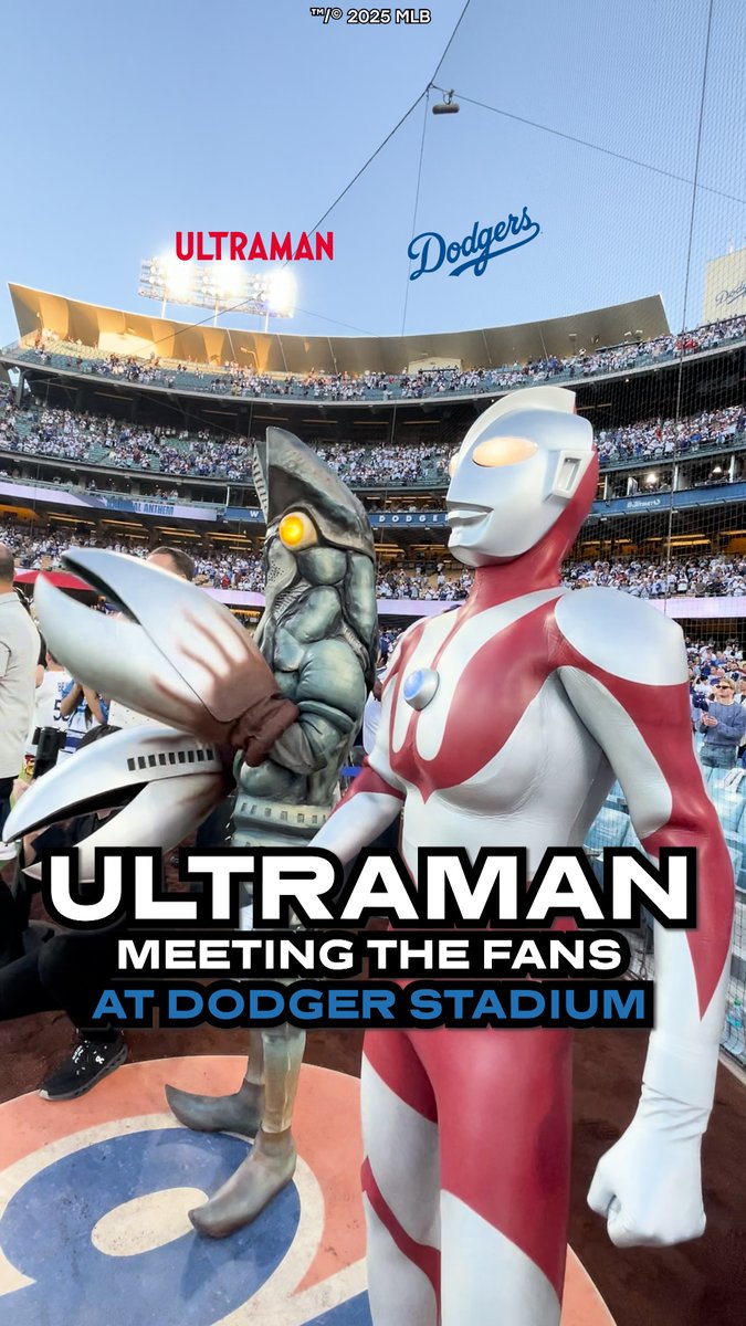 #Ultraman met so many fans at Los Angeles Dodgers Stadium! 🤩 Thanks to everyone who came out!