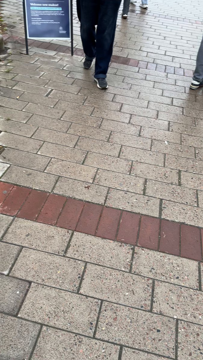 Det första man ser idag när man anländer till Stockholms universitet… 🧐