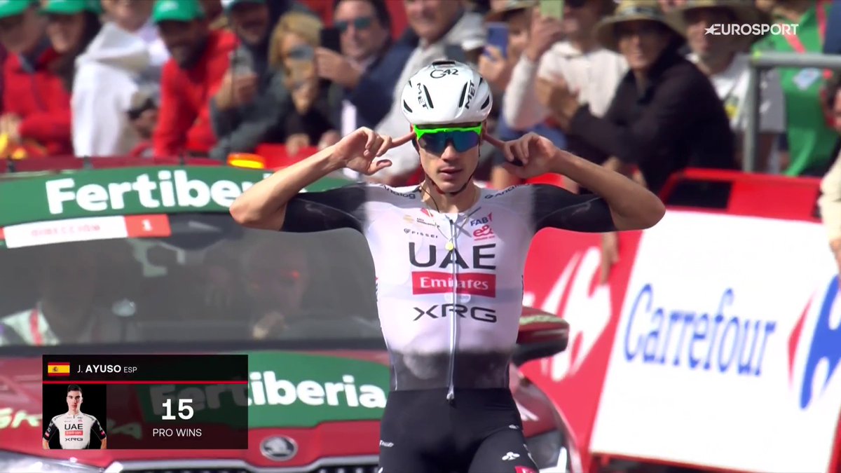 La celebración de Juan Ayuso 👉👂👈 #LaVuelta25