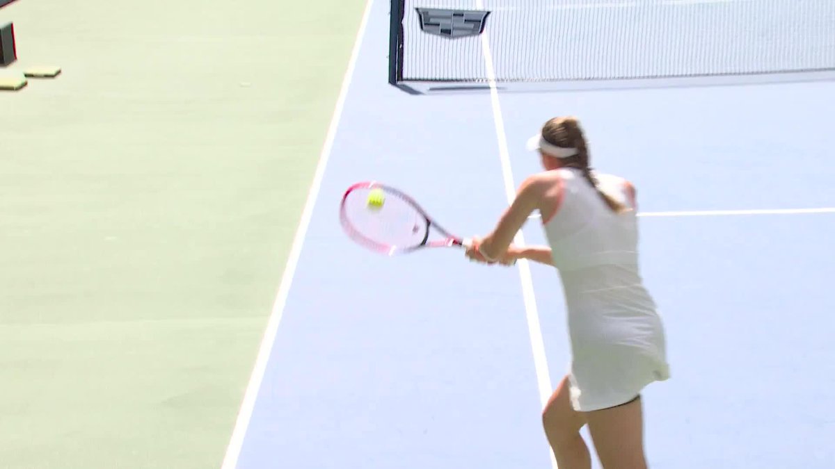 Elena Rybakina has come out swinging 🔥