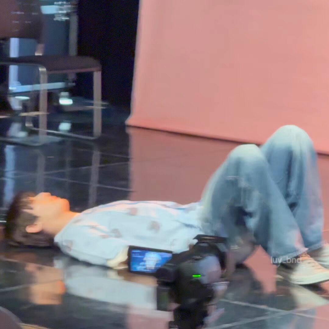 250829 티즐 팬싸 #태산 성호형 기싱꿍꼬또 듣고 이만큼 어지러워 하는거 왤케웃기지 하