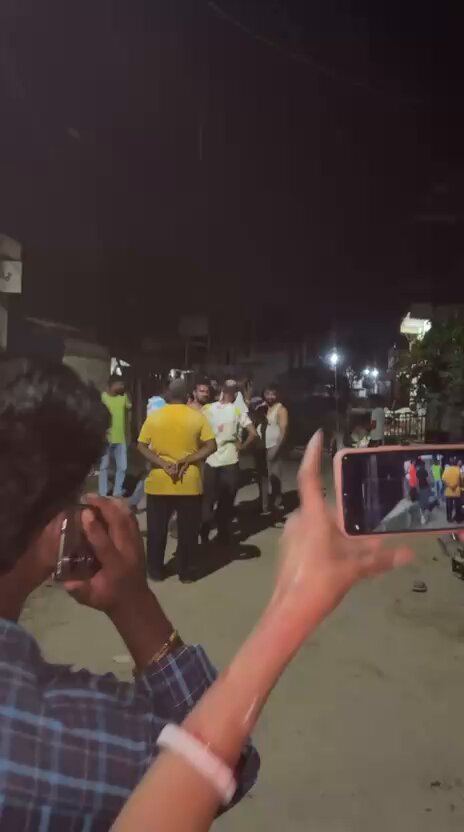 TMC leader Jayanta Das thrashes police officer Samir Sinha with a belt. After so much servility towards Trinamool, even the police aren’t spared!