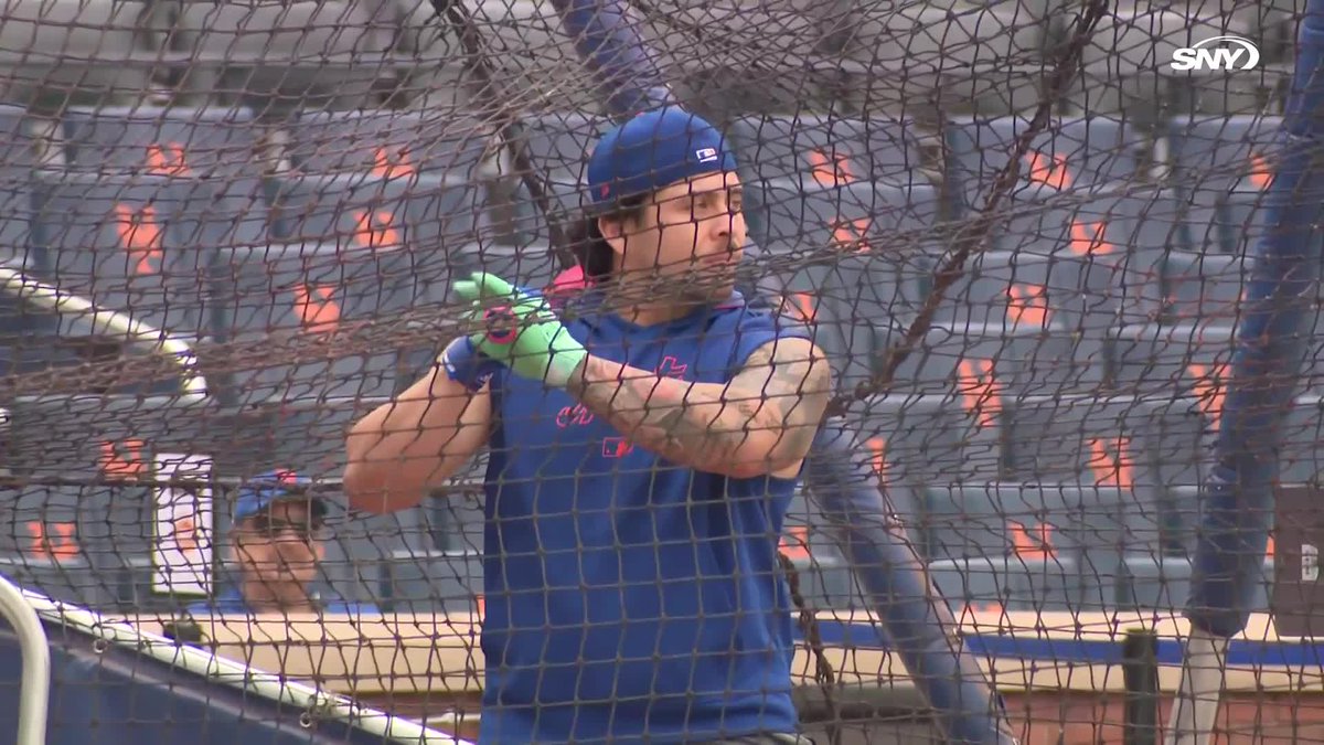 Francisco Alvarez is taking BP today at Citi Field Earlier this week, he sustained a small fracture in his left pinky finger while rehabbing a UCL injury in his right thumb
