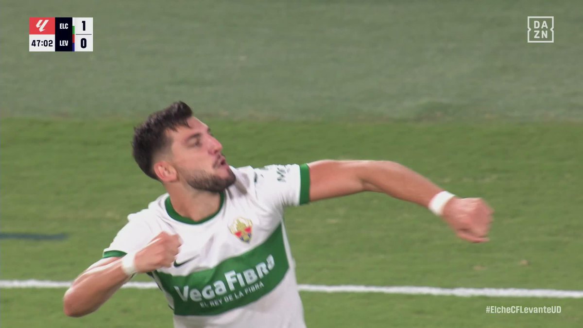 ESTÁ VOLVIENDO. ESTÁ DE DULCE. RAFA MIR MARCA UN GOLAZO CON SU ZURDA 😈🔥 El atacante del Elche suma 2 goles en las 2 últimas jornadas 🇪🇸 🔗 #LALIGAenDAZN ⚽