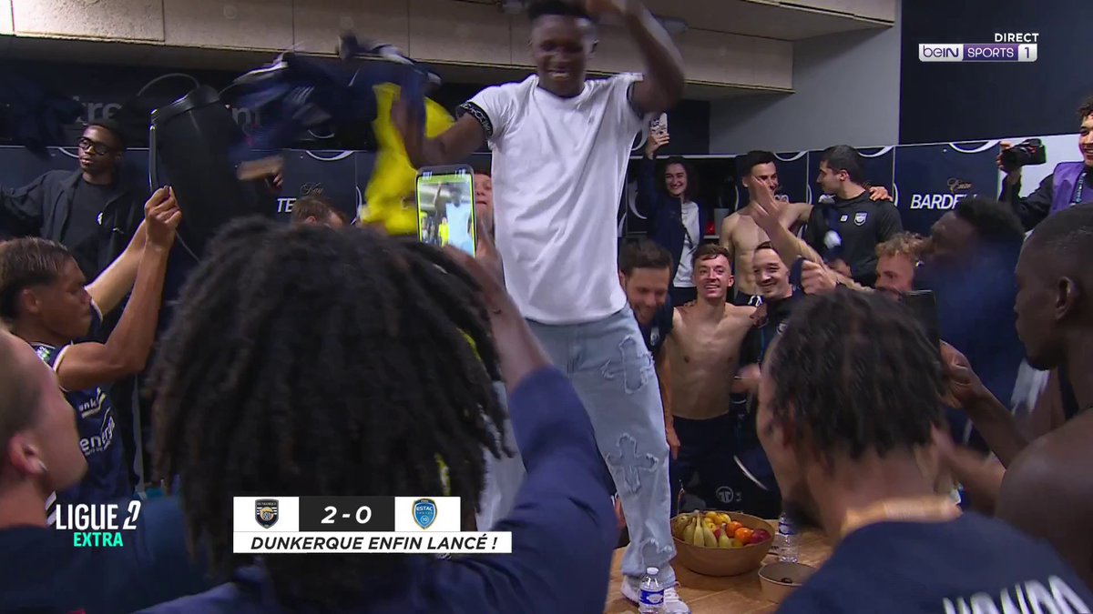🇫🇷 #beINLIGUE2 ⚽ Charger ! Charger ! 🔥 C'est le feu dans le vestiaire de l'USL DUNKERQUE 🐬 !