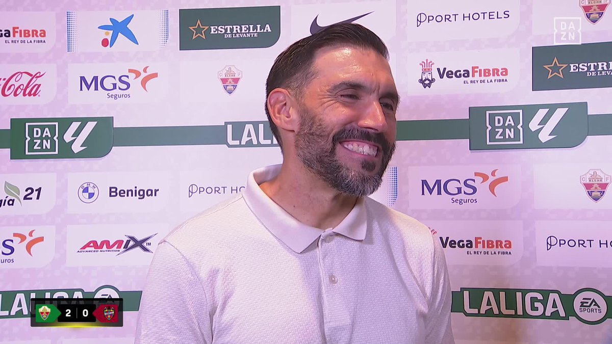 La sonrisilla de Éder Sarabia cuando le esucha el nombre de Ziyech 🇲🇦😂 🔗 #LALIGAenDAZN ⚽