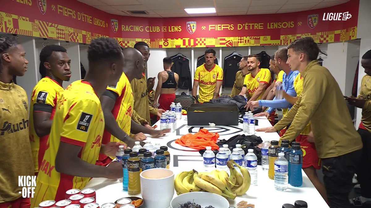 Au coeur du vestaire du Racing Club de Lens ๐ Notre football, votre chaรฎne ๐ค #RCLSB29