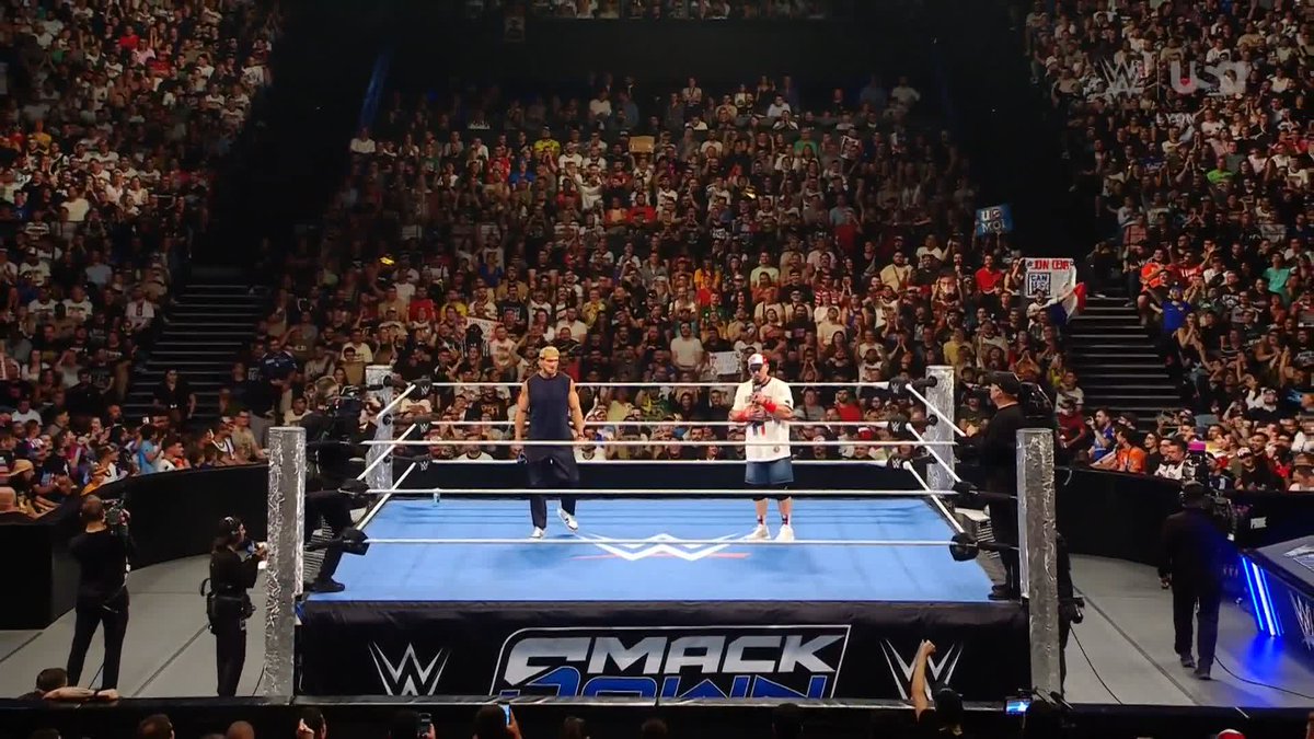 Okayyyyy! 👏 John Cena is showing off! 🇫🇷