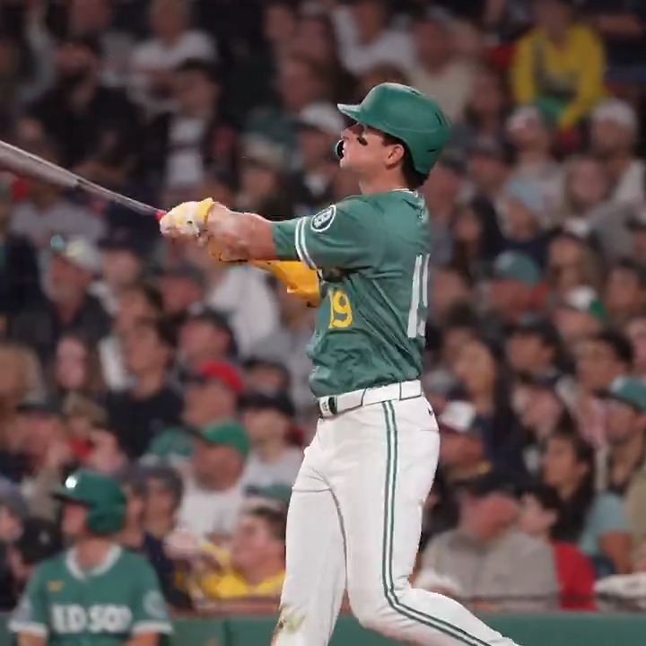Roman Anthony turned around a 98.8 MPH Paul Skenes fastball and deposited it into the seats 💥