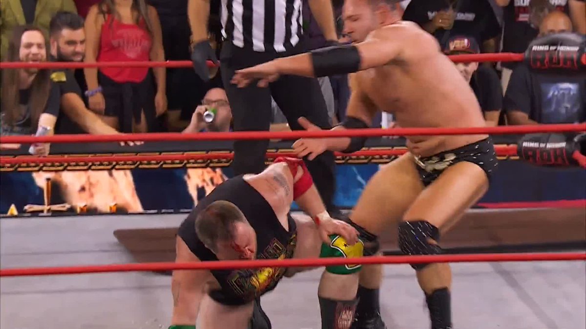 The awkward Paul Walter Hauser just went out there and fought a tough match with tables, chairs, kendo sticks, thumb tacks, and even REAL GLASS! By the end of it he had the fans chanting "You're a Wrestler". I totally did not see that coming. Wow!