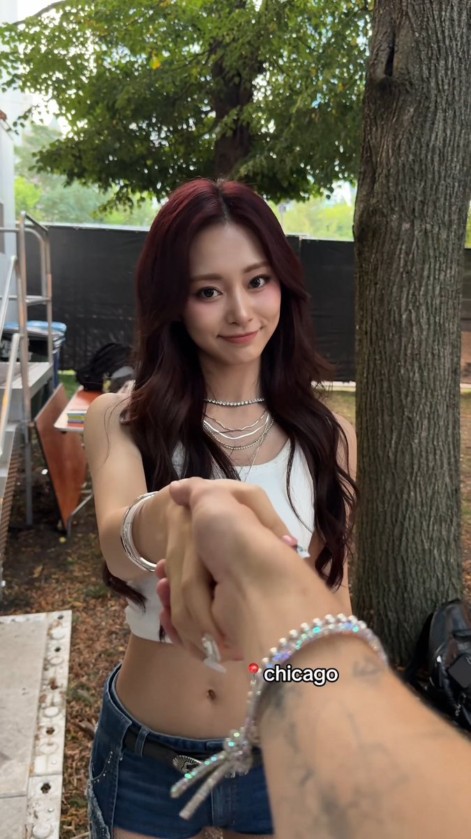 TZUYU with singer Corbyn Besson at Lollapalooza
