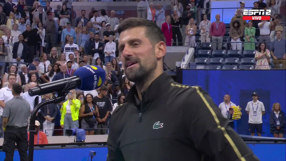 "Rivales, si están escuchando y viendo: estoy muy bien, joven como nunca y más fuerte que nunca". 🗣️ Novak Djokovic 📺 Mirá nuestros partidos del #USOpen en Disney+ Plan Premium.