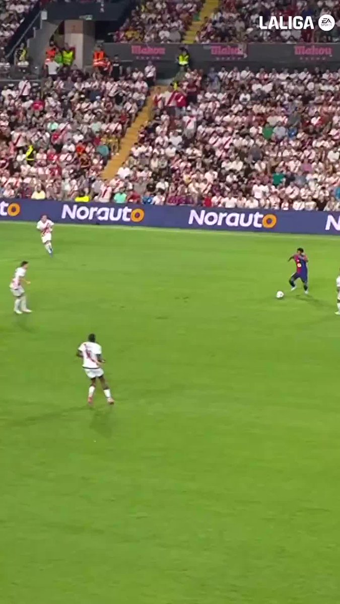 Dani Olmo’s first goal in a Barça shirt 🔙🔵🔴 #RayoBarça | #LaLigaHighlights