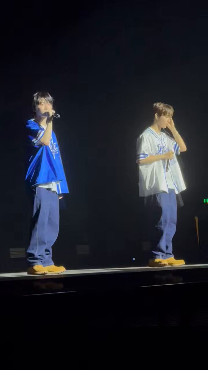 am i the only one who noticed the crazy improvement in jl’s vocals??? like WE KNOWWW he already sounds so good but hearing this just made my jaw drop 100x more😭😭😭 his voice is so clear and scrumptious man HE SOUNDS SO FUCKING GOOD