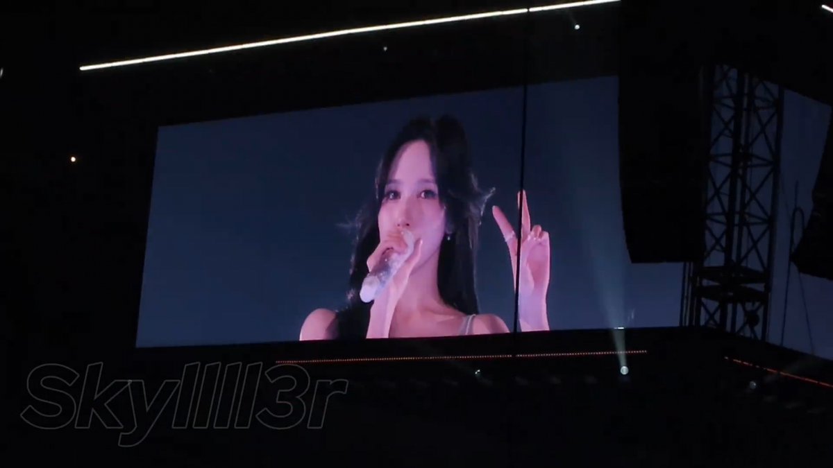 MINA: "HEY FUKUOKA, LOOK I'M GONNA MAKE THIS SIMPLE FOR YOU. YOU GOT TWO CHOICES, YES OR..." ONCE: "YES!!"