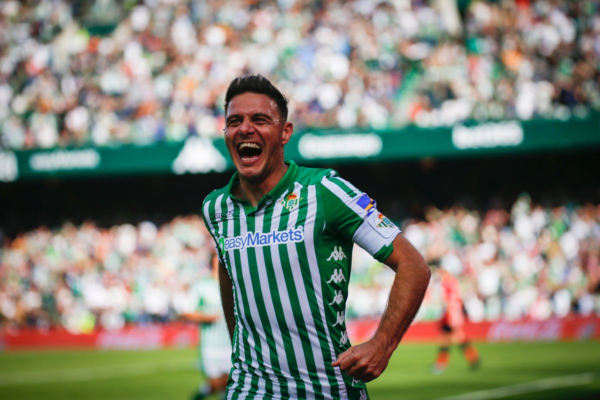 ⚽⚽⚽ Joaquín. #RealBetisAthletic. Ya sabéis en lo que estamos pensando. #LALIGAHighlights