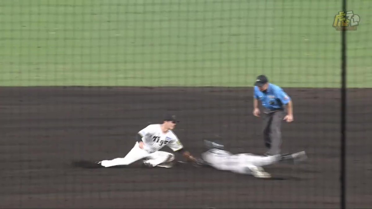 9回表、熊谷選手が味方のミスをカバーするレーザービームで岩崎投手を救う！#hanshin #虎テレ #阪神タイガース #鼓動を鳴らせ_虎道を進め