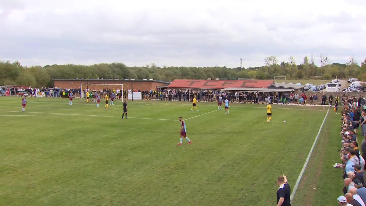 Dreamland for Tadley-Calleva FC as they score a fourth!! 📺 Watch live on BBC iPlayer & BBC Red Button #EmiratesFACup