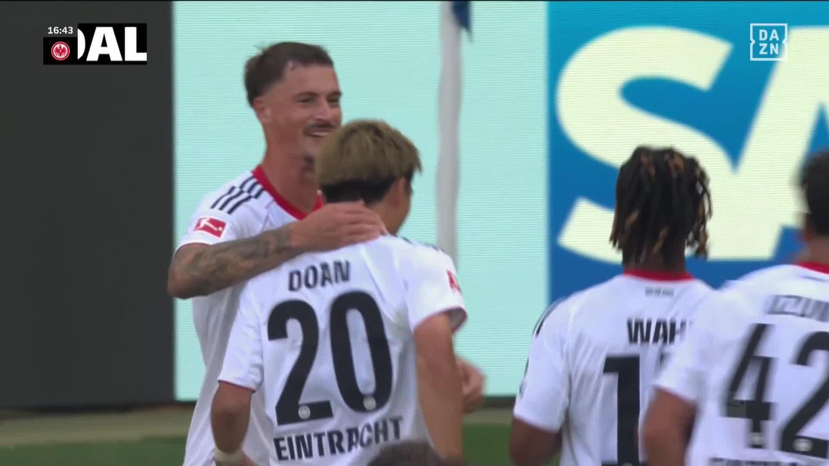 虹を架けた🌈 今季リーグ戦初ゴール⚽️ 堂安律 見事な軌道のコントロールショット 🇩🇪ブンデスリーガ第2節 🆚ホッフェンハイム×フランクフルト 📺 #DAZN LIVE配信中 #ブンデスリーガ #だったらDAZN