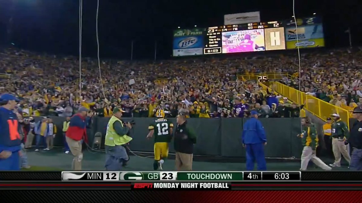 Aaron Rodgers led the Green Bay Packers to a W in his first career start in Week 1 of 2008 🙌