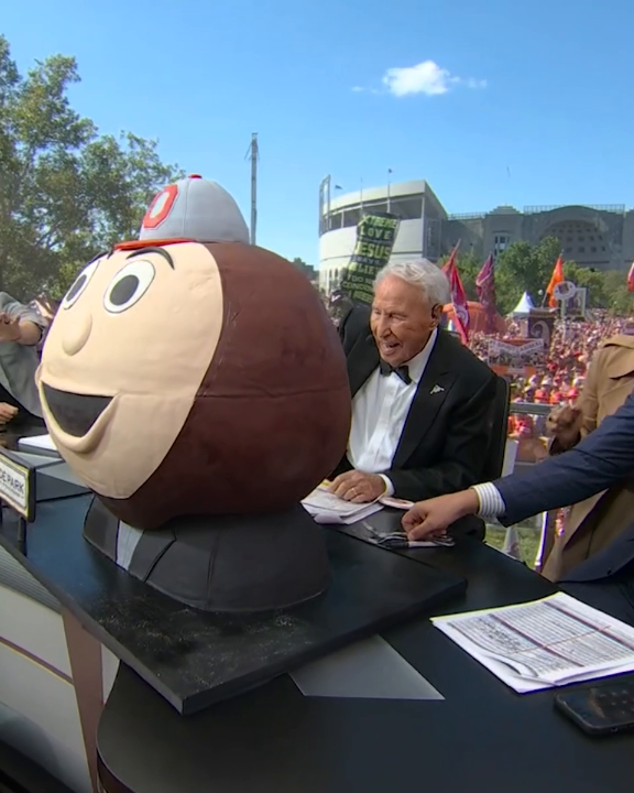 Hyde Park Steakhouse delivered an 85-pound Brutus head cake to the College GameDay set