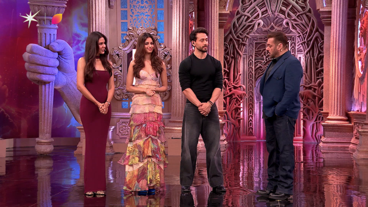 #Exclusive: The TRP King Megastar Salman Khan With #Baaghi4 Team in #WeekendKaVaar New Promo is Here !💥🔥… BHAIJAAN LOOKING FIT AND HANDSOME ❤️🔥 #SalmanKhan #BiggBoss19