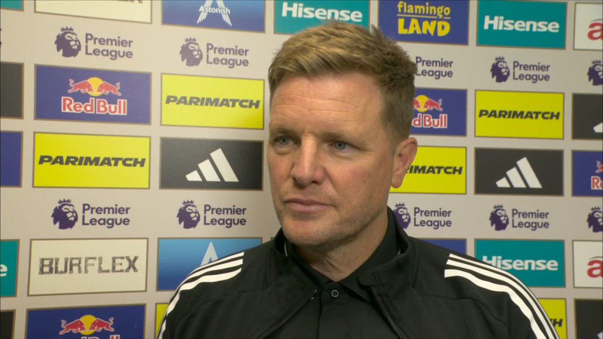 "He's got a presence, that's for sure!" 😅 Eddie Howe on Newcastle's new signing Nick Woltemade, who is in attendance at Elland Road tonight.