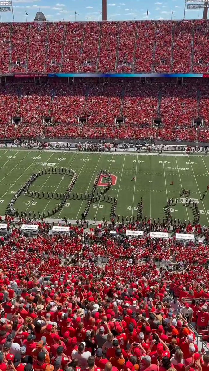 The best tradition in college football ♥️