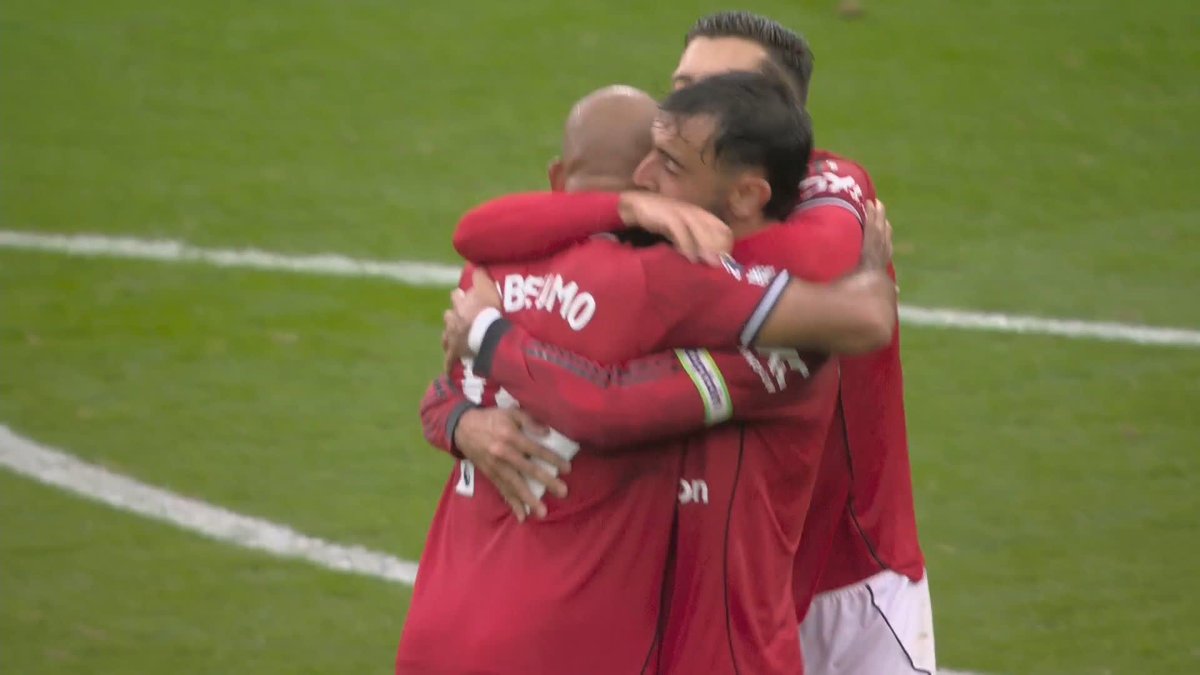 "That was EMBARRASSING!" Jay Bothroyd criticises Manchester United's celebrations following their 3-2 win over Burnley 🔴
