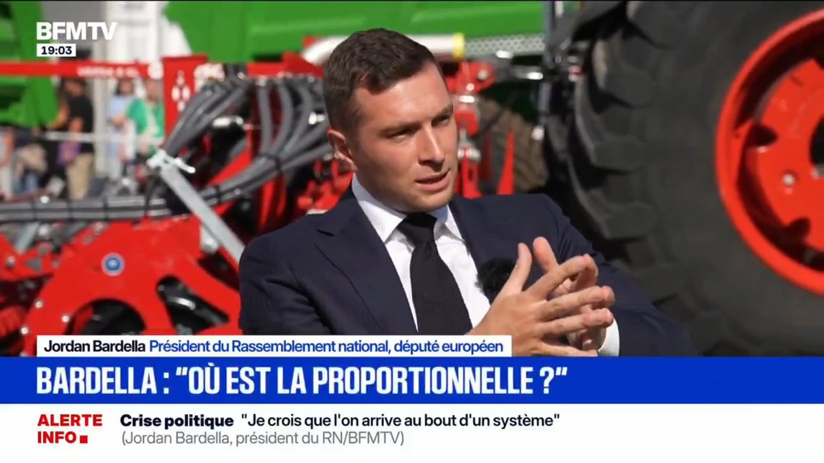 Nous n'avons jamais fait le jeu du désordre, ce qui nous distingue de l'extrême gauche. Mais quand le gouvernement propose de supprimer deux jours fériés et d'augmenter les prélèvements obligatoires à hauteur de 20 milliards d'euros, alors on ne peut pas voter la confiance.