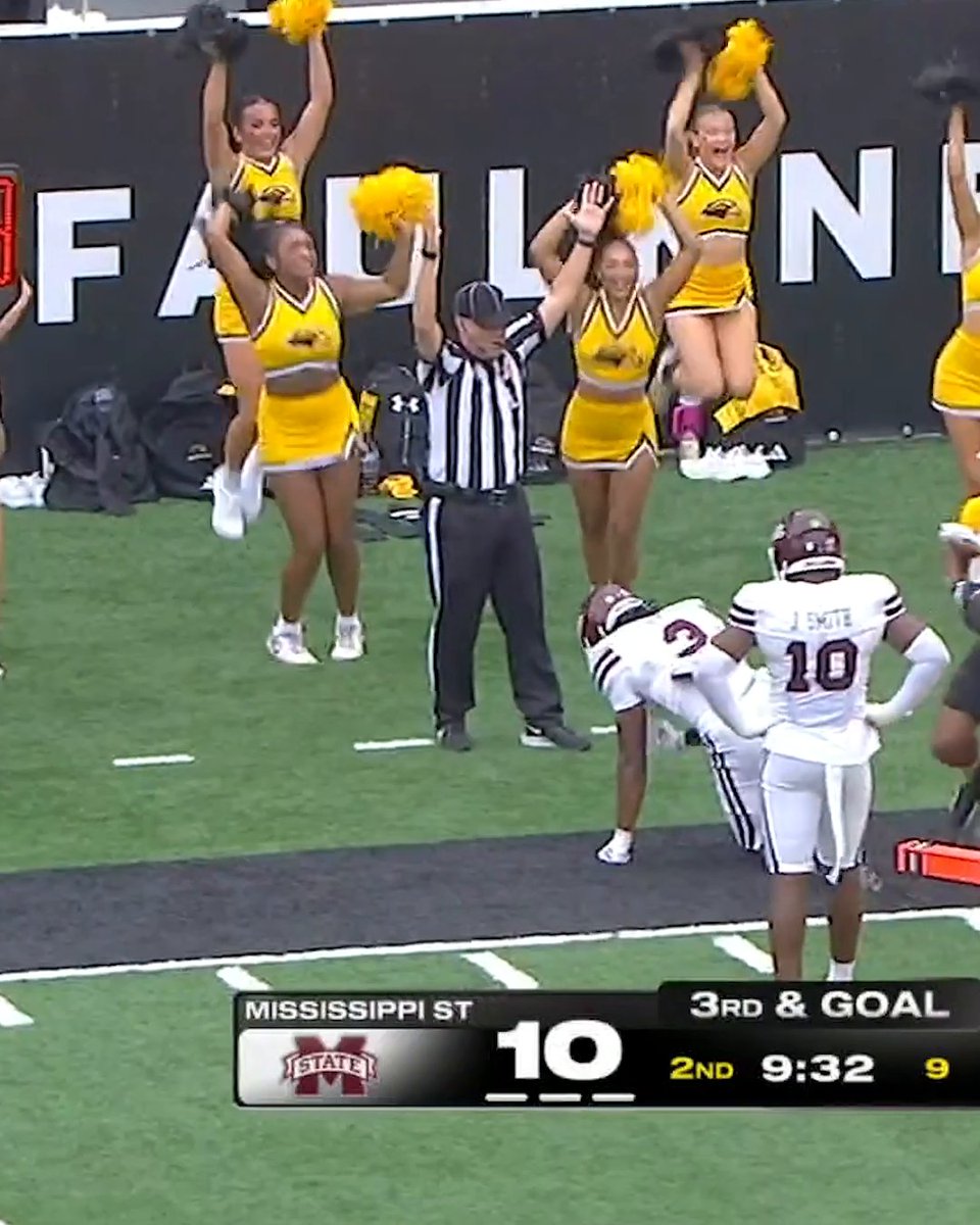 The concentration on this TD catch 😅 🍿 Watch Mississippi State vs. Southern Miss on ESPN and the ESPN App