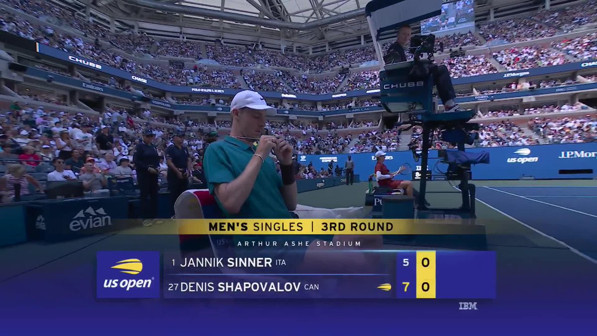 Jannik Sinner drops his first set in the third round of a Grand Slam since the 2023 US Open! Denis Shapovalov is out in front, 7-5.