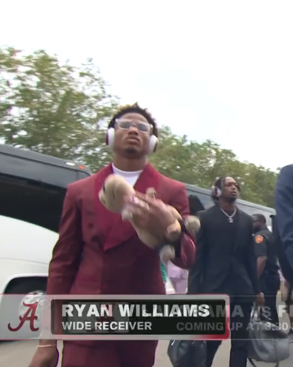 Ryan Williams pulled up to Alabama's season opener with a T-Rex stuffed animal 😂 Watch No. 8 Alabama at Florida State at 3:30 PM ET on ABC and the ESPN App ➡️