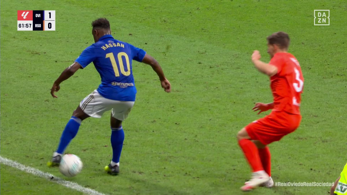Arranca por la derecha el genio del fútbol mundial Hassan con la flecha en rojo 🔥 Real Oviedo #LALIGAenDAZN ⚽