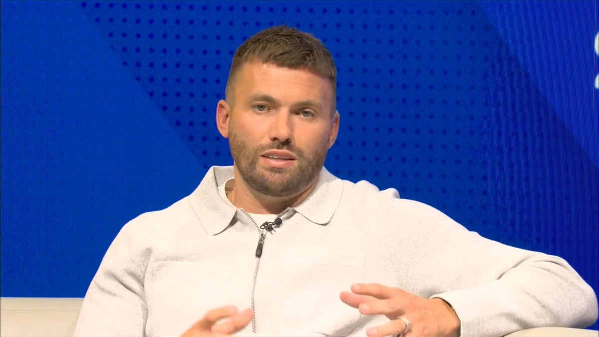"They definitely need something at the top end of the pitch" Stuart Dallas says Leeds need to bring in a forward before the window ends ⚪