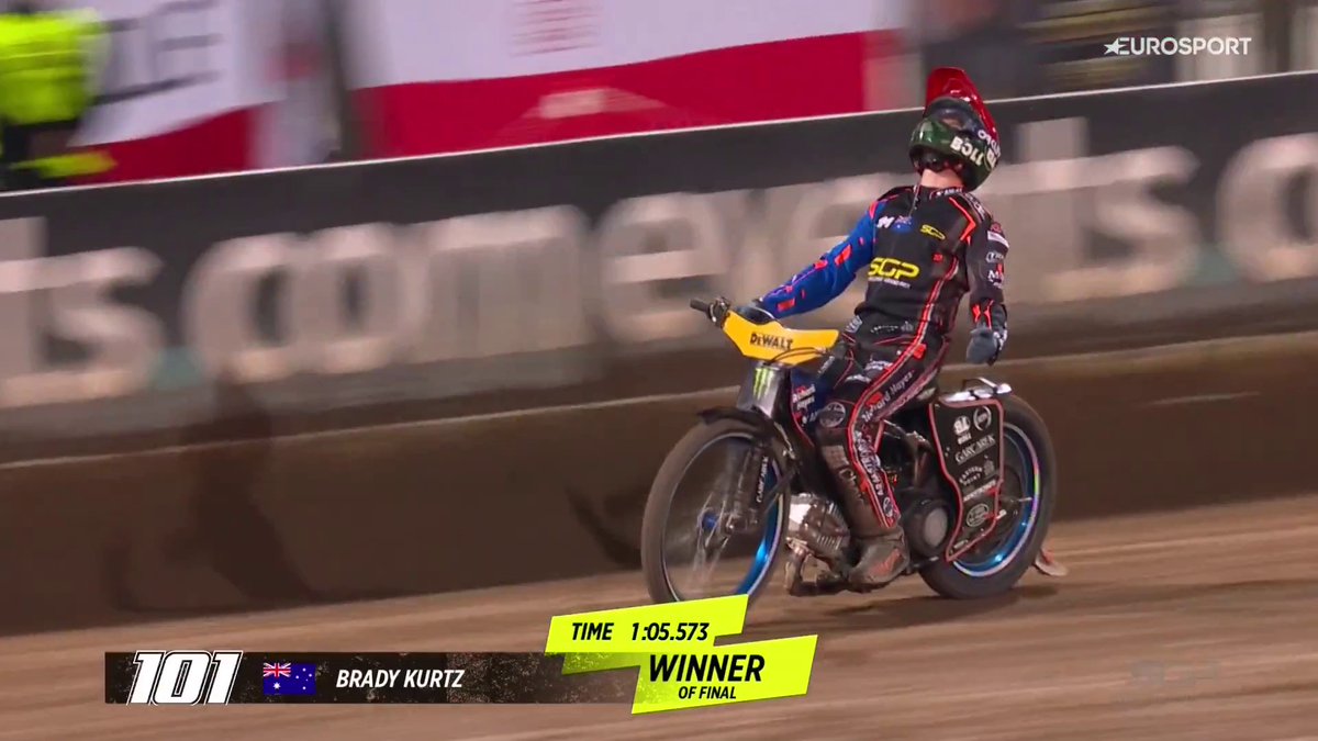4 incredible wins in a row and he did it in style! 🔥 An unbelievable battle between Kurtz, Zmarzlik and Bewley. A fitting grand final in Wroclaw! 😲 #WroclawSGP🇵🇱 #SGP