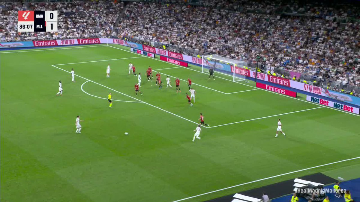 ARDA GULER AND VINI JR. BOTH SCORE WITHIN A MINUTE TO TURN THE GAME AROUND FOR MADRID! FROM 0-1 TO 2-1 IN AN INSTANT ⚡️