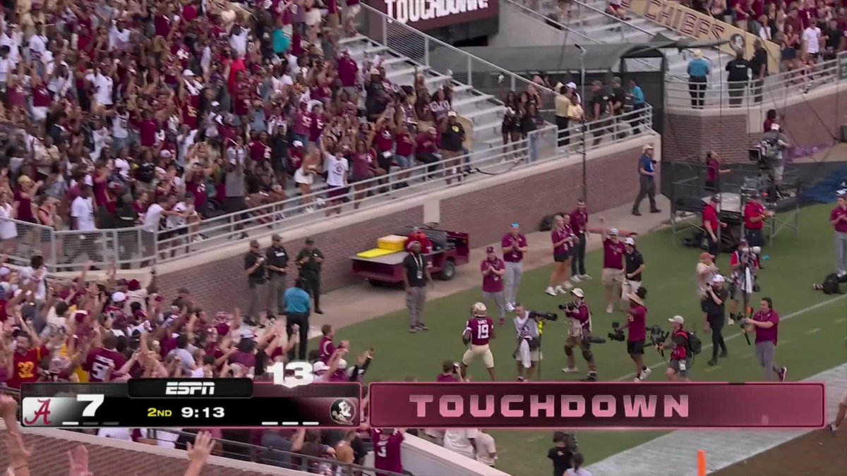 "HOW ABOUT IT NOLES?!" 😮💨 Cut through the defense for 6️⃣