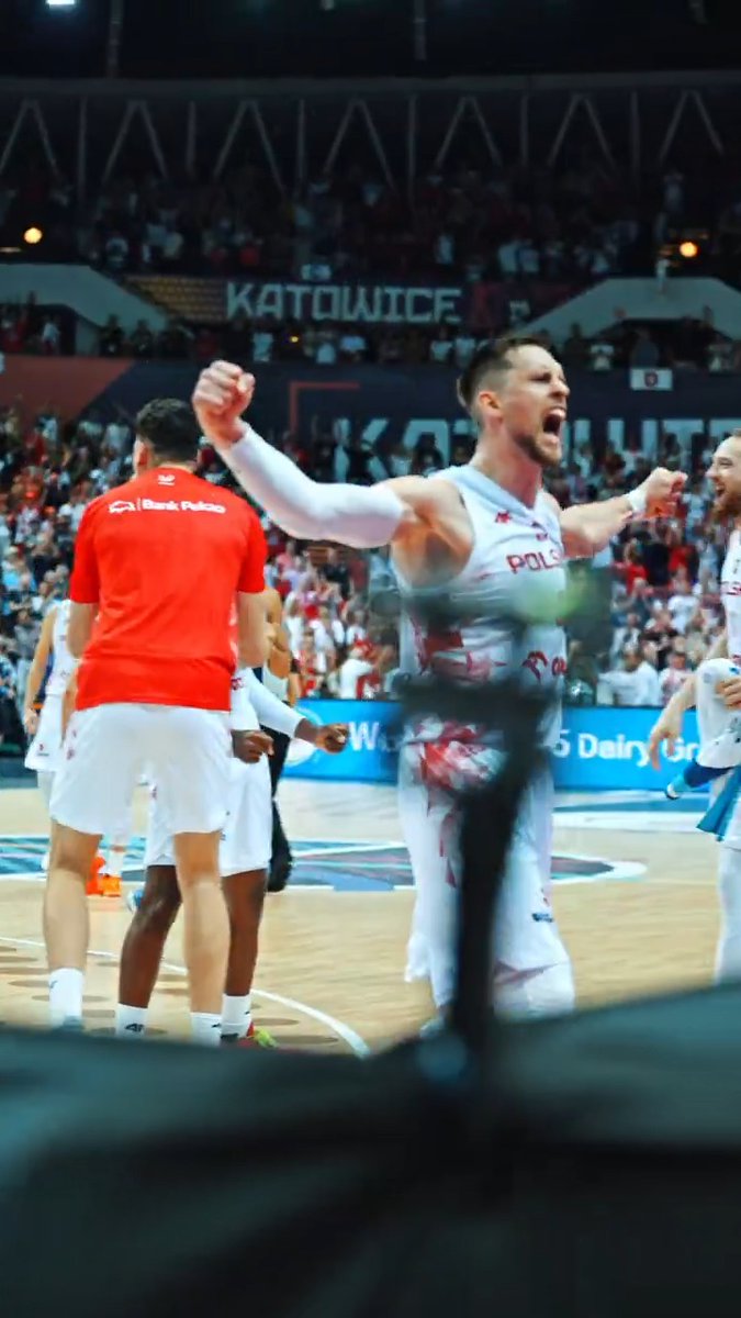 OOOOHHH THAT SWEET FEELING OF CLUTCH HOME WIN 🔥🇵🇱 #EUROBASKET
